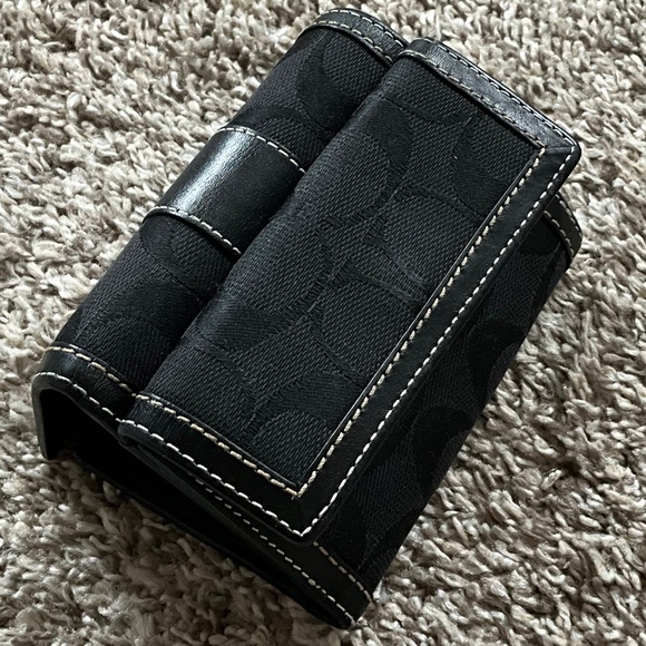 Coach Mini-Trifold Wallet - Picture 5 of 6